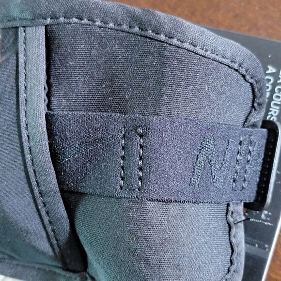 Nike New York City Marathon Race Day Waistpack Fanny Bag Pack Black White New - Picture 6 of 7